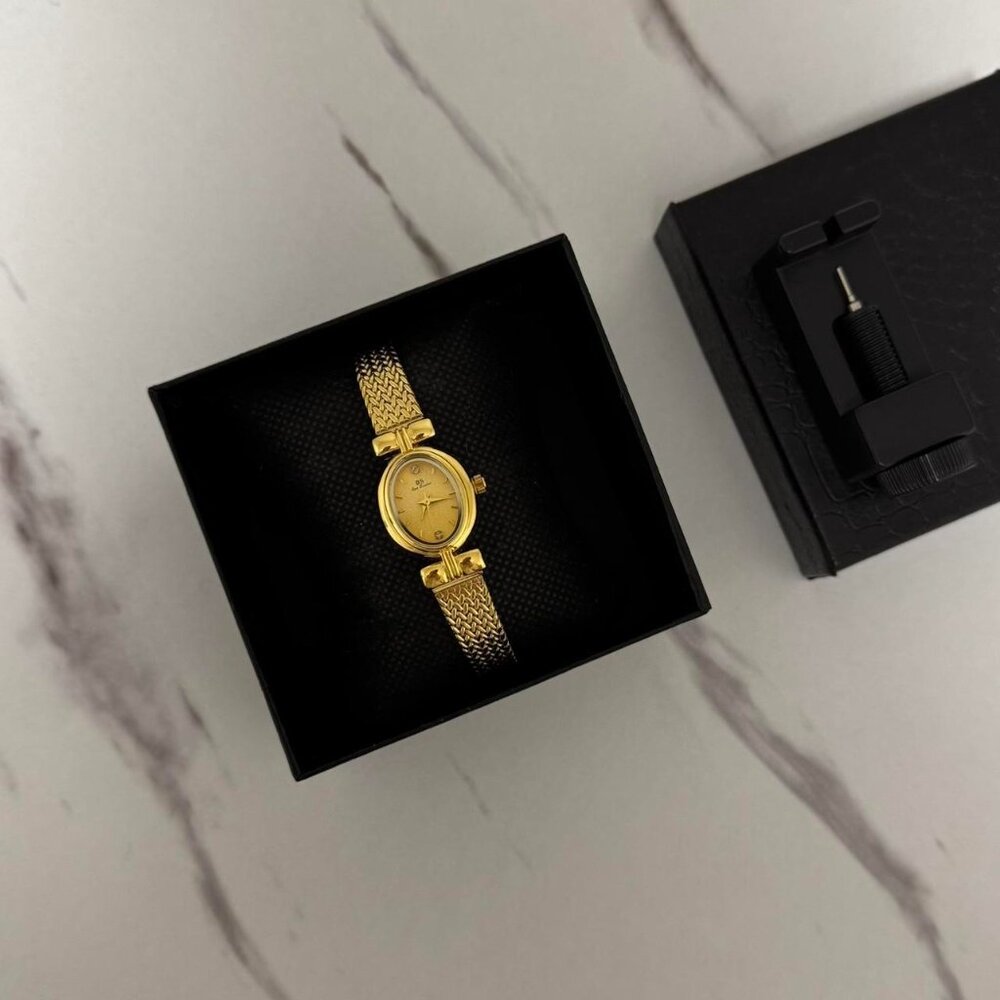 Sku:0380 gold mini watch‎ vintage vibe + in a gift box They fit any hand size - Picture 2 of 8